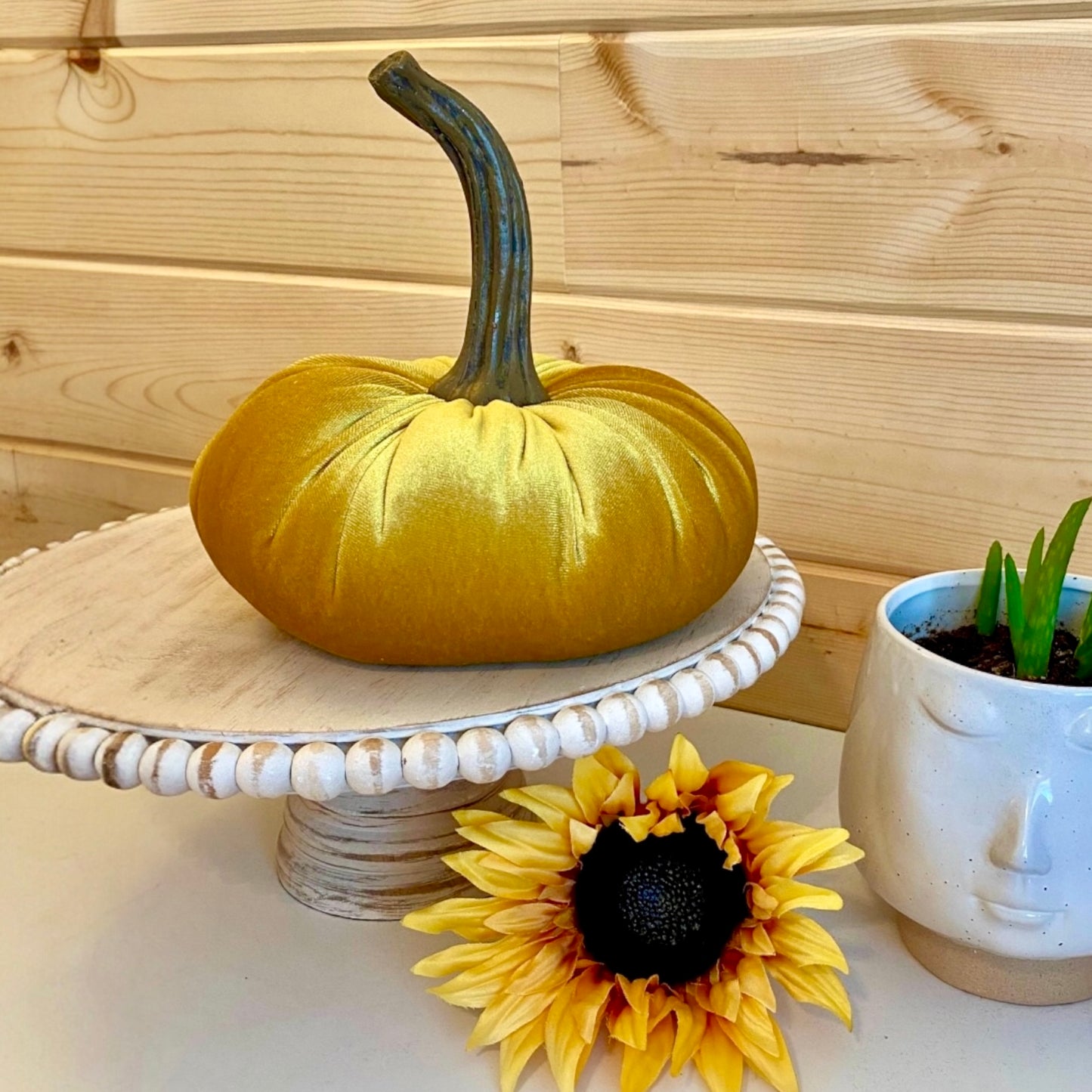 EXTRA LARGE VELVET PUMPKIN - GOLD