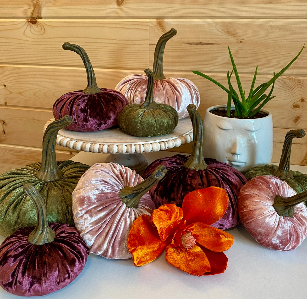 EXTRA LARGE VELVET PUMPKIN - PINK CHAMPAGNE