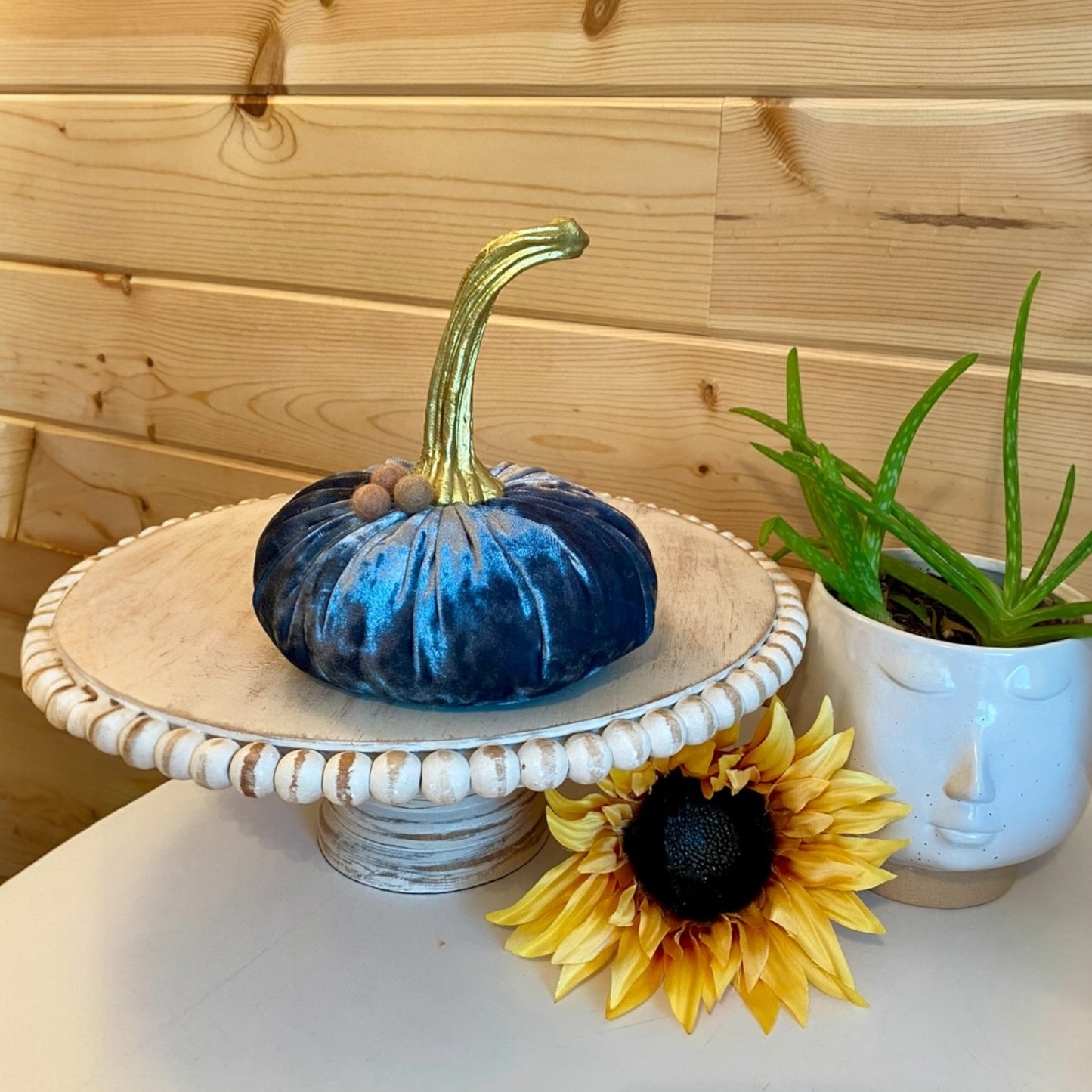 VELVET PUMPKIN LARGE - ORION BLUE VELVET