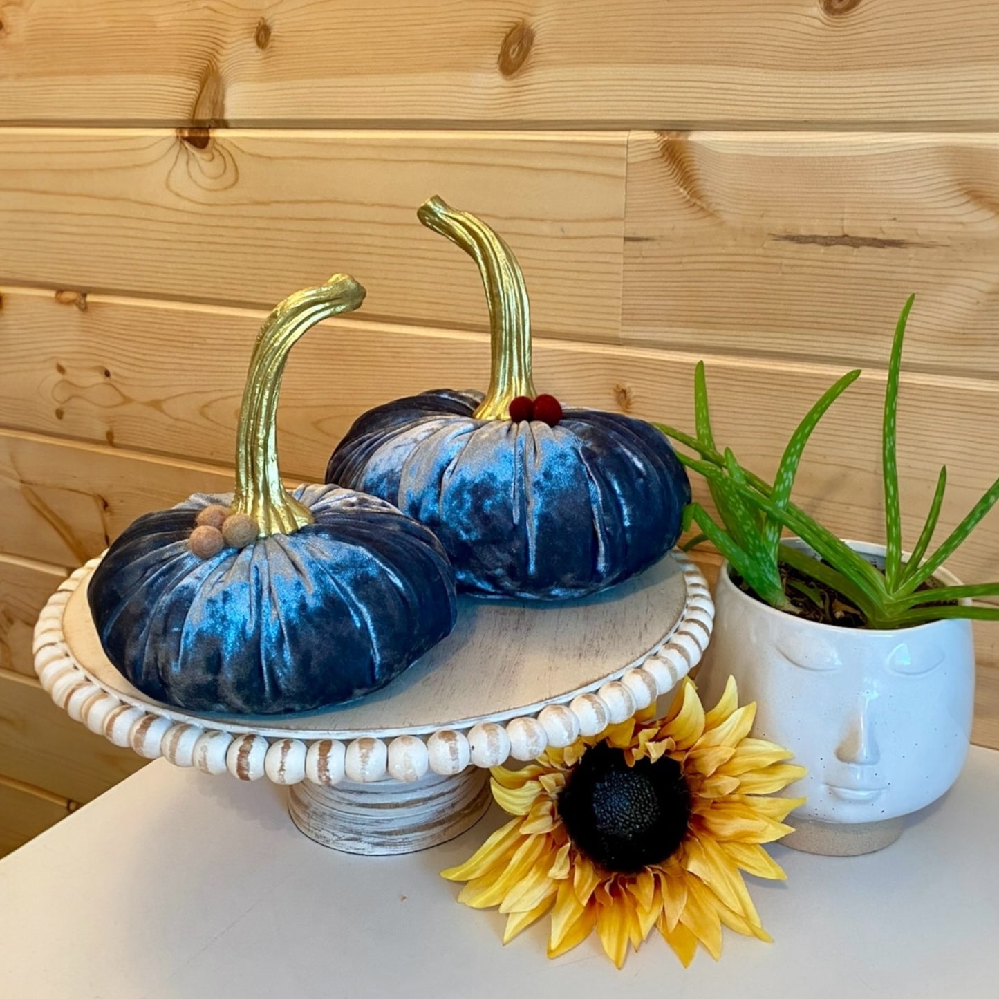 VELVET PUMPKIN LARGE - ORION BLUE VELVET