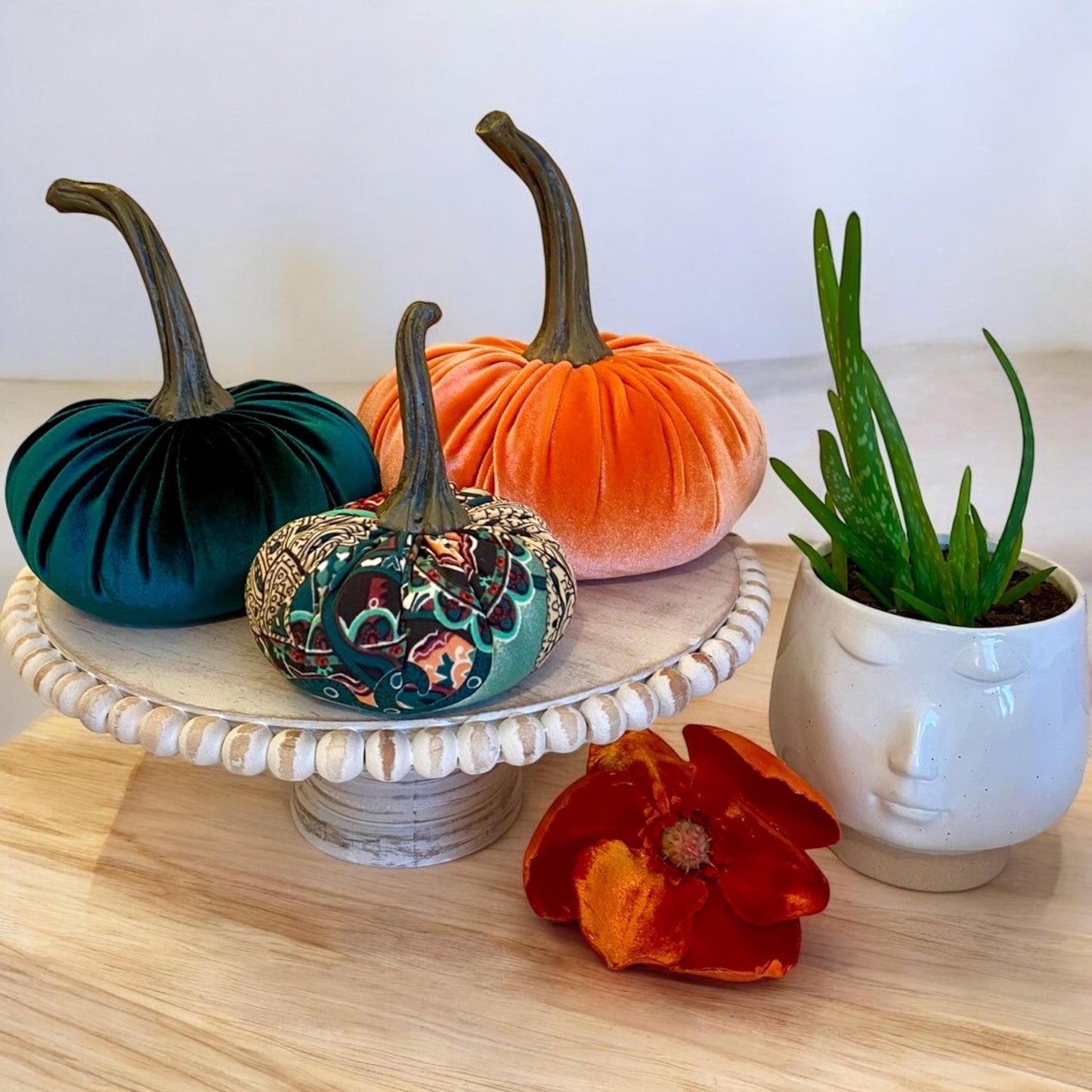 LARGE VELVET PUMPKIN - HUNTER GREEN