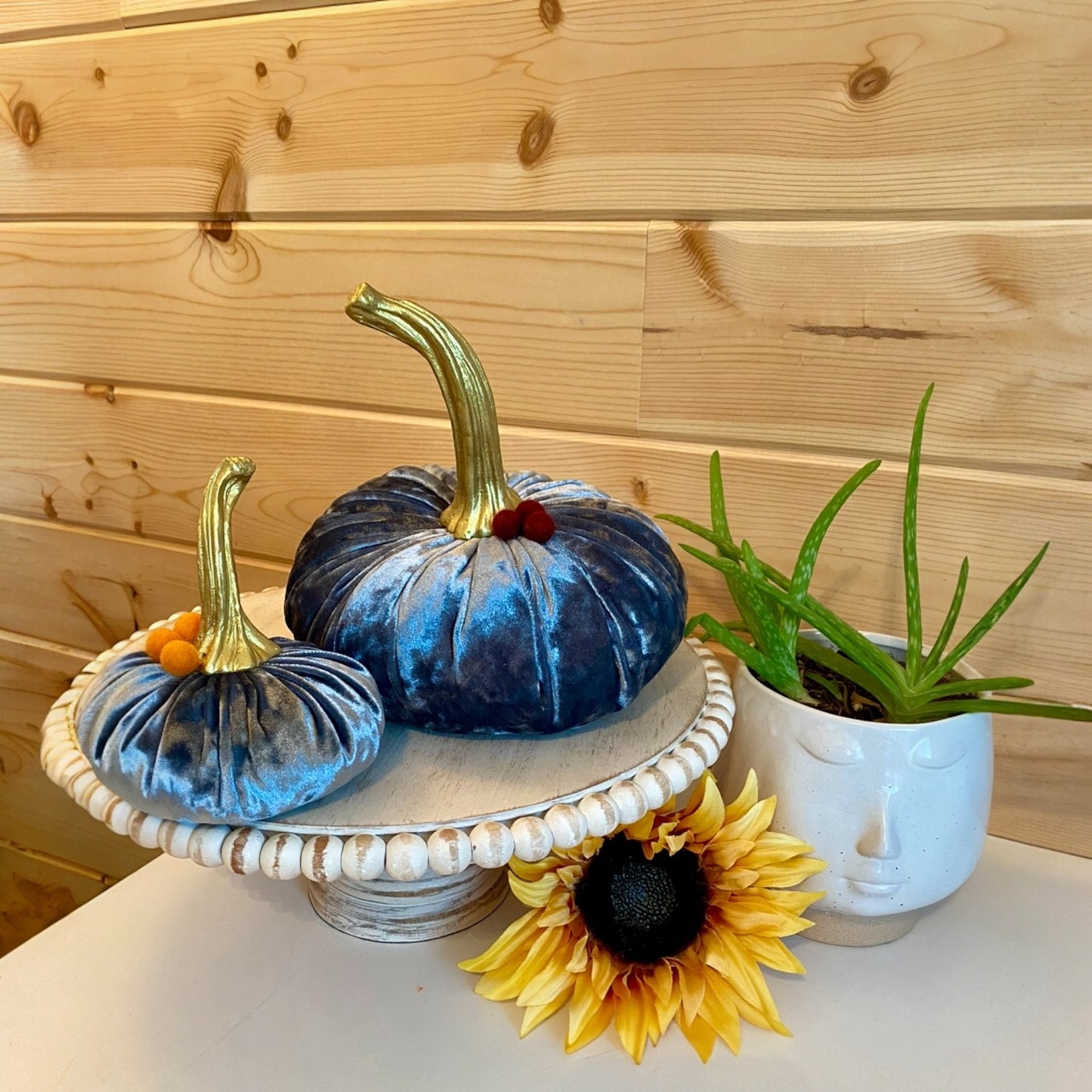 VELVET PUMPKIN SMALL - ORION BLUE VELVET