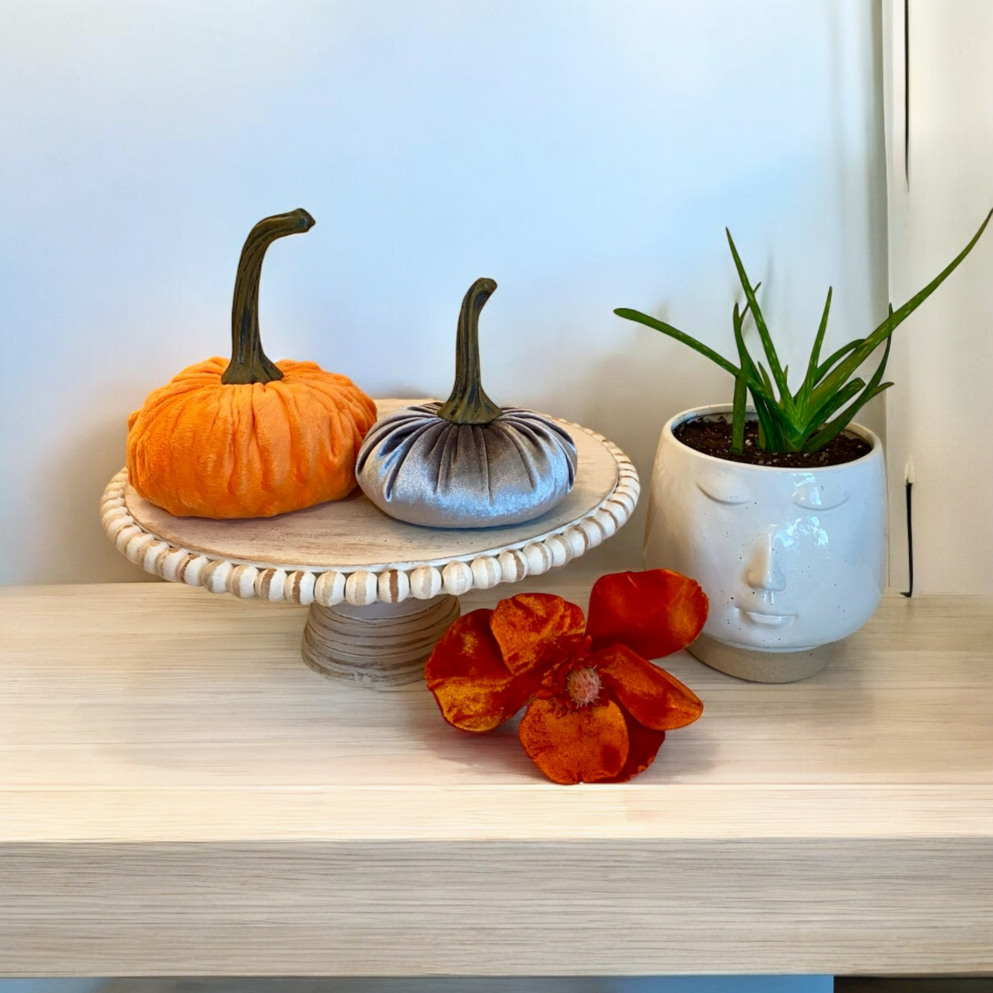 SMALL VELVET PUMPKIN - SILVER