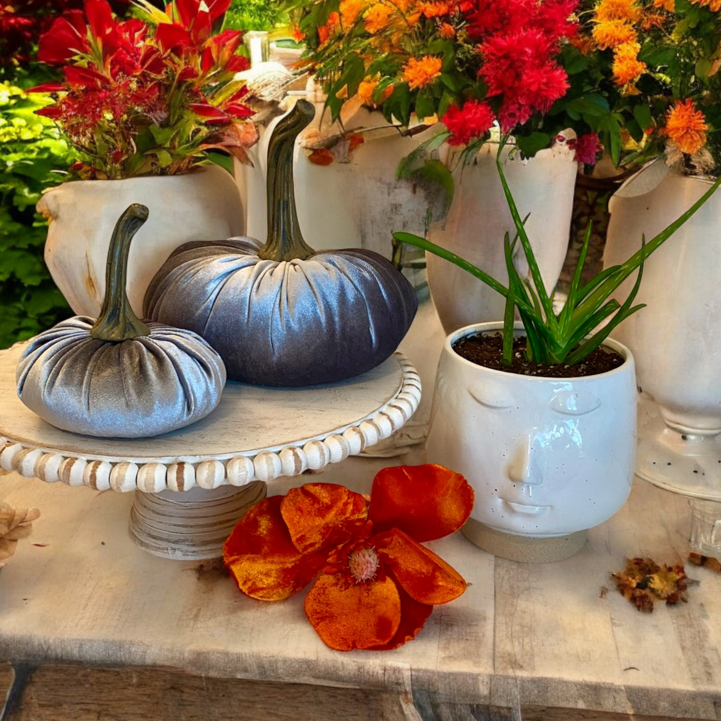 EXTRA LARGE VELVET PUMPKIN - SILVER