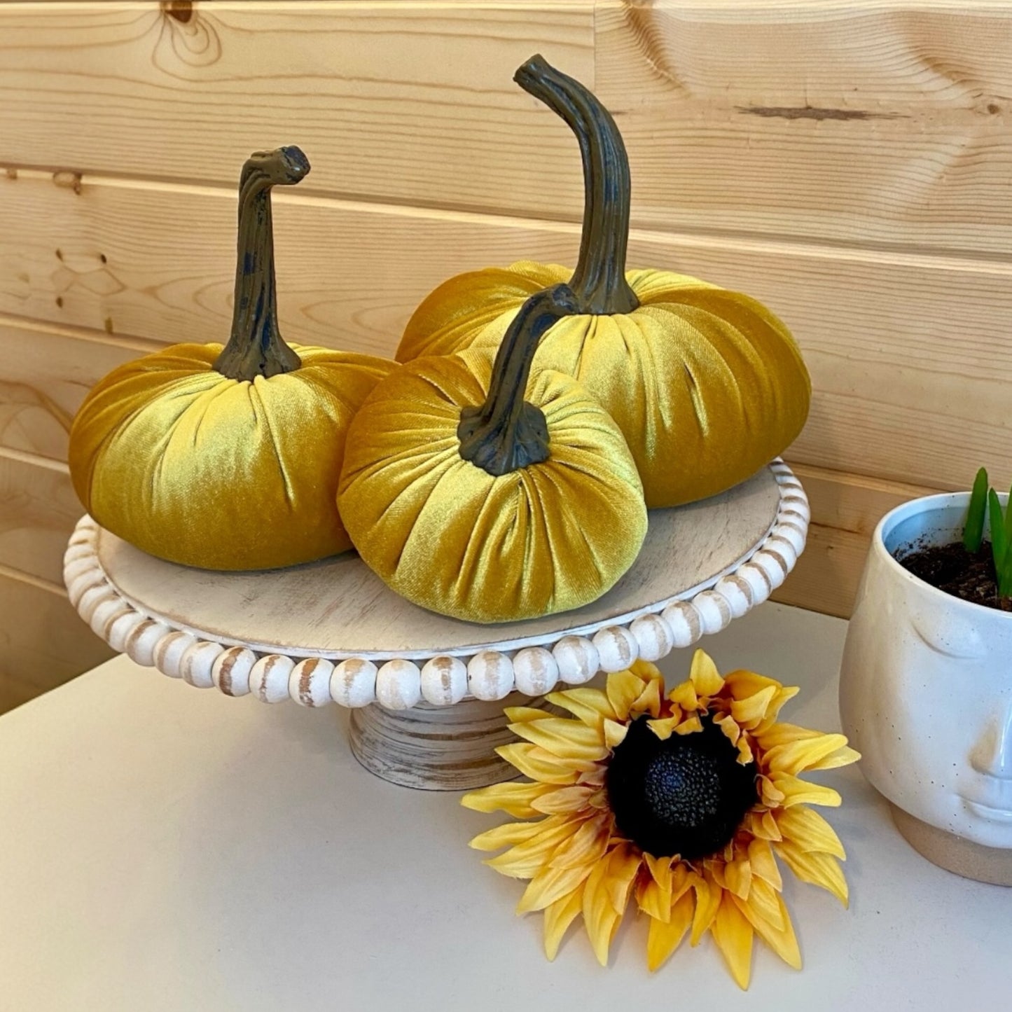 EXTRA LARGE VELVET PUMPKIN - GOLD