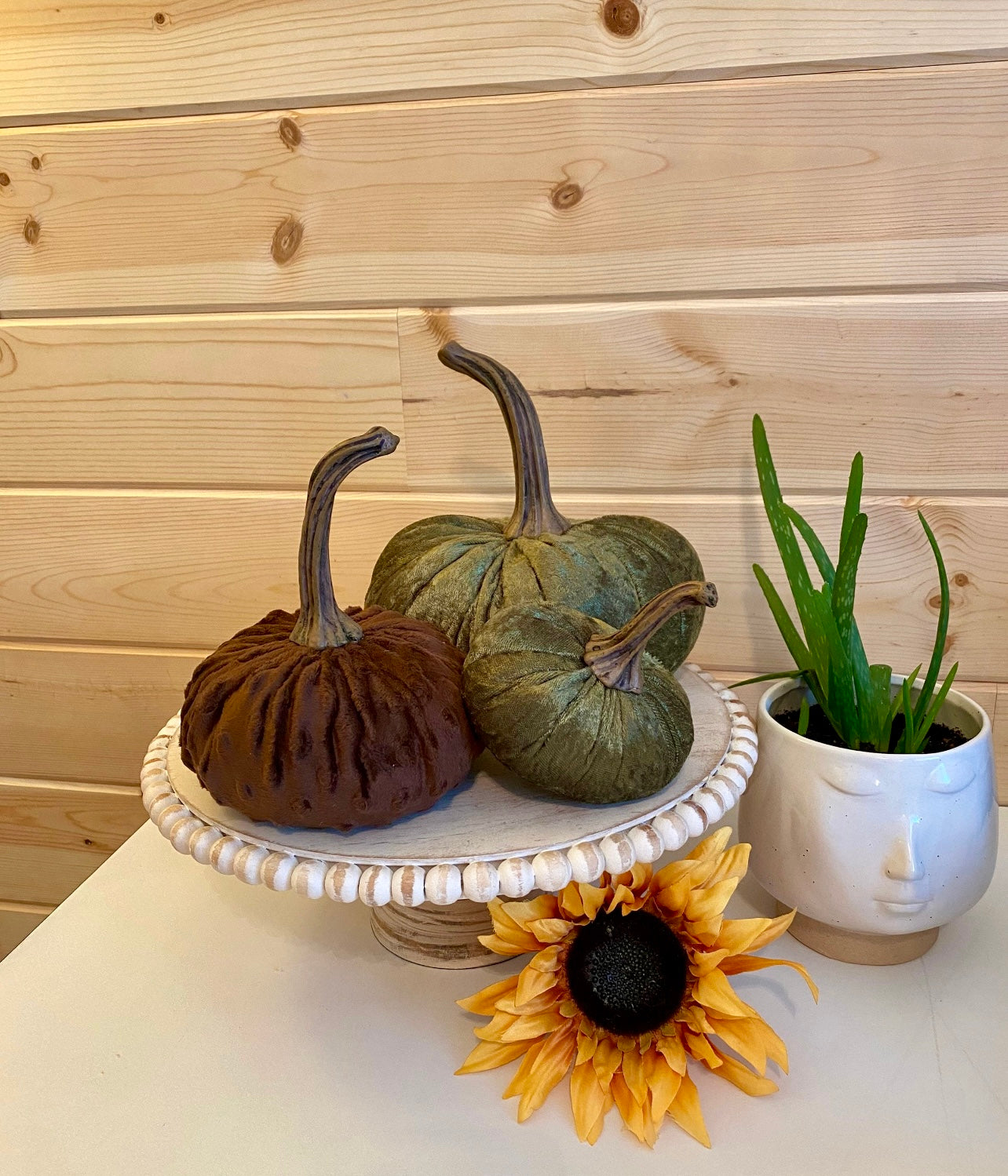 SMALL CRUSHED VELVET PUMPKIN - MARTINI OLIVE GREEN