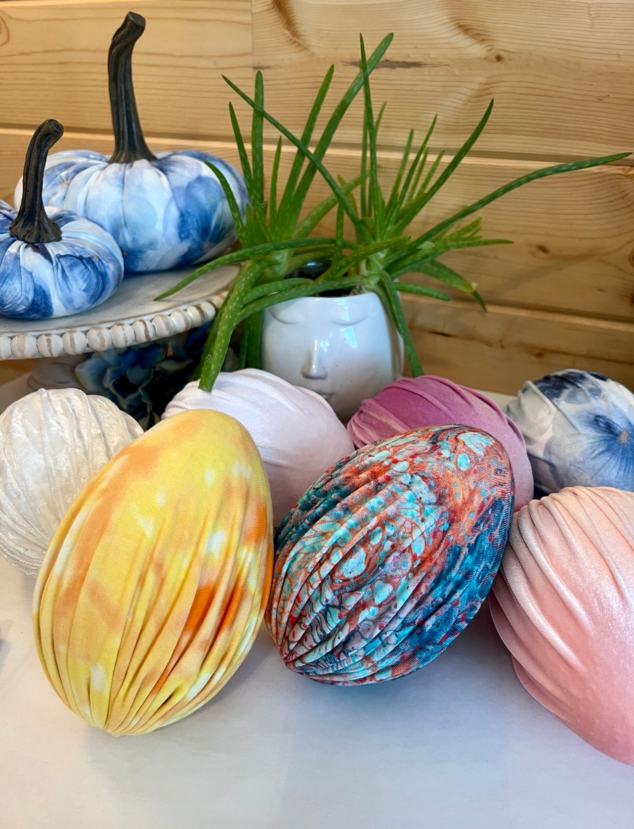 WHOLESALE DECORATIVE EGGS MINIMUM ORDER 18 DECORATIVE EGGS