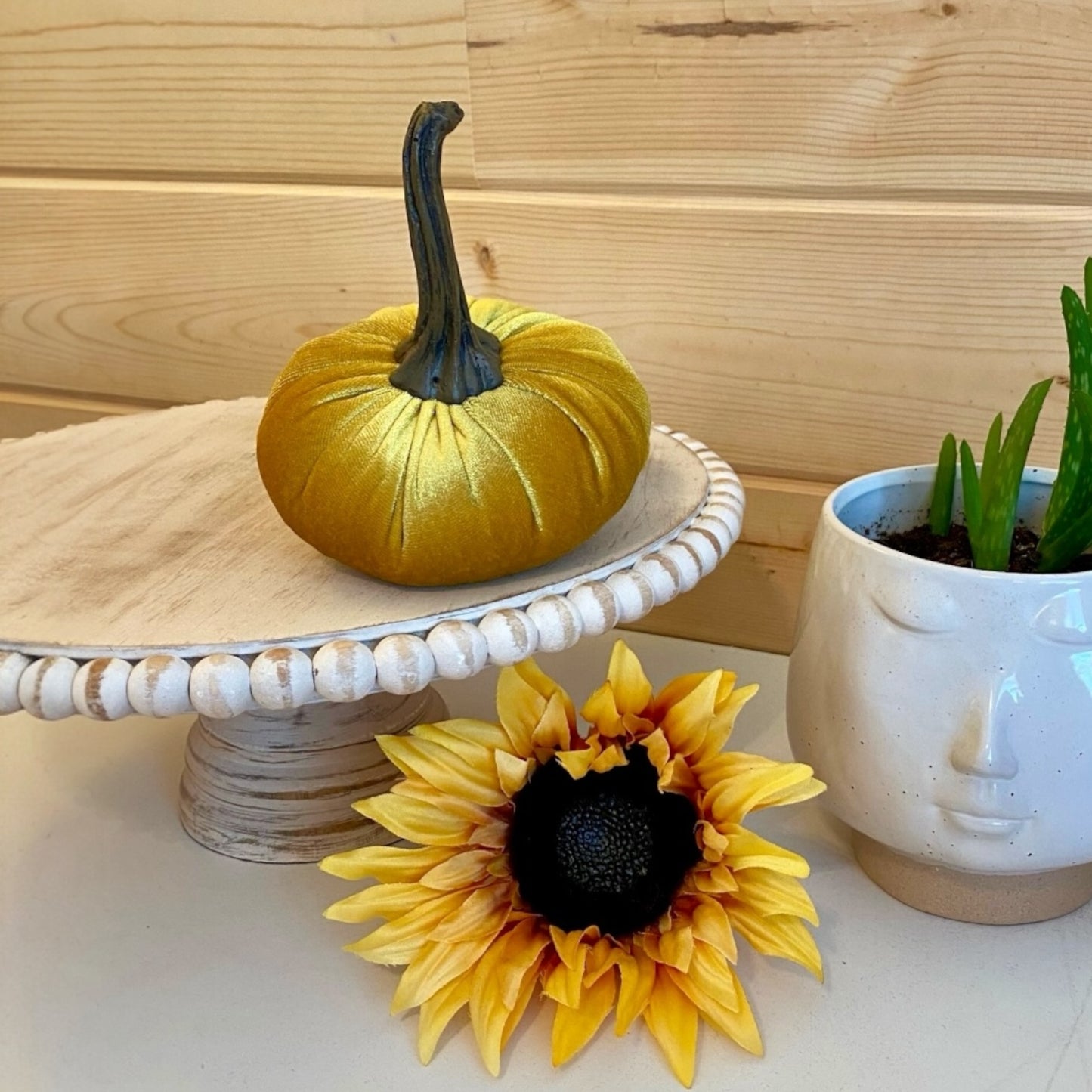 SMALL VELVET PUMPKIN - GOLD VELVET