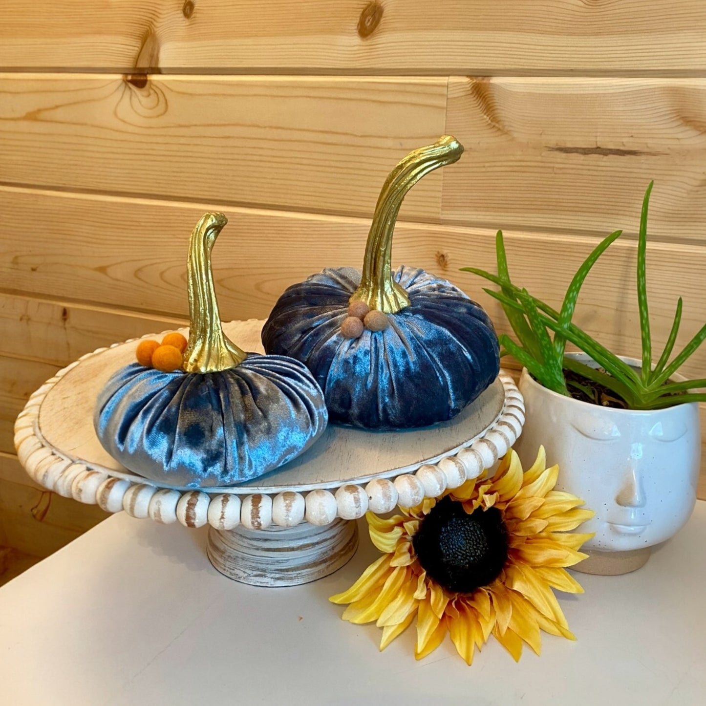 VELVET PUMPKIN SMALL - ORION BLUE VELVET