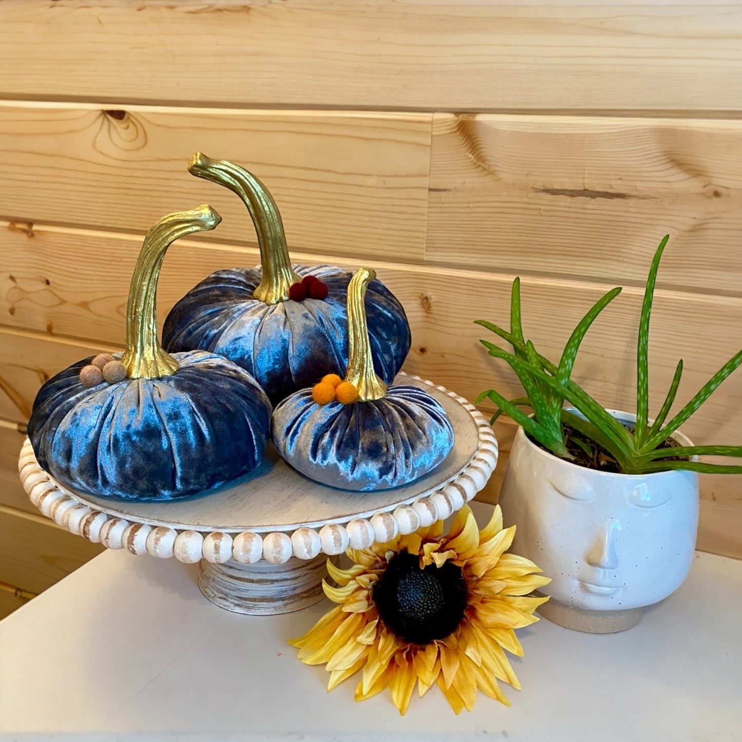 VELVET PUMPKIN SMALL - ORION BLUE VELVET