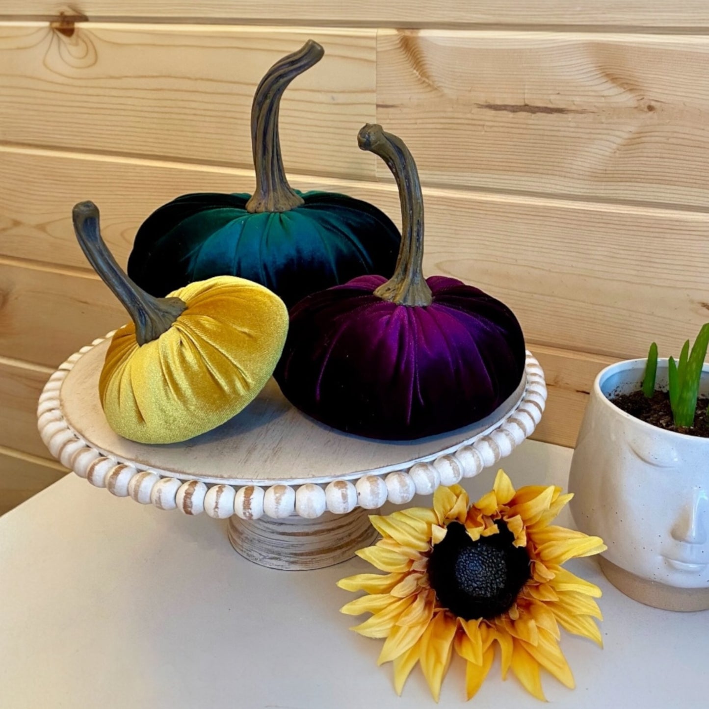 SMALL VELVET PUMPKIN - GOLD VELVET