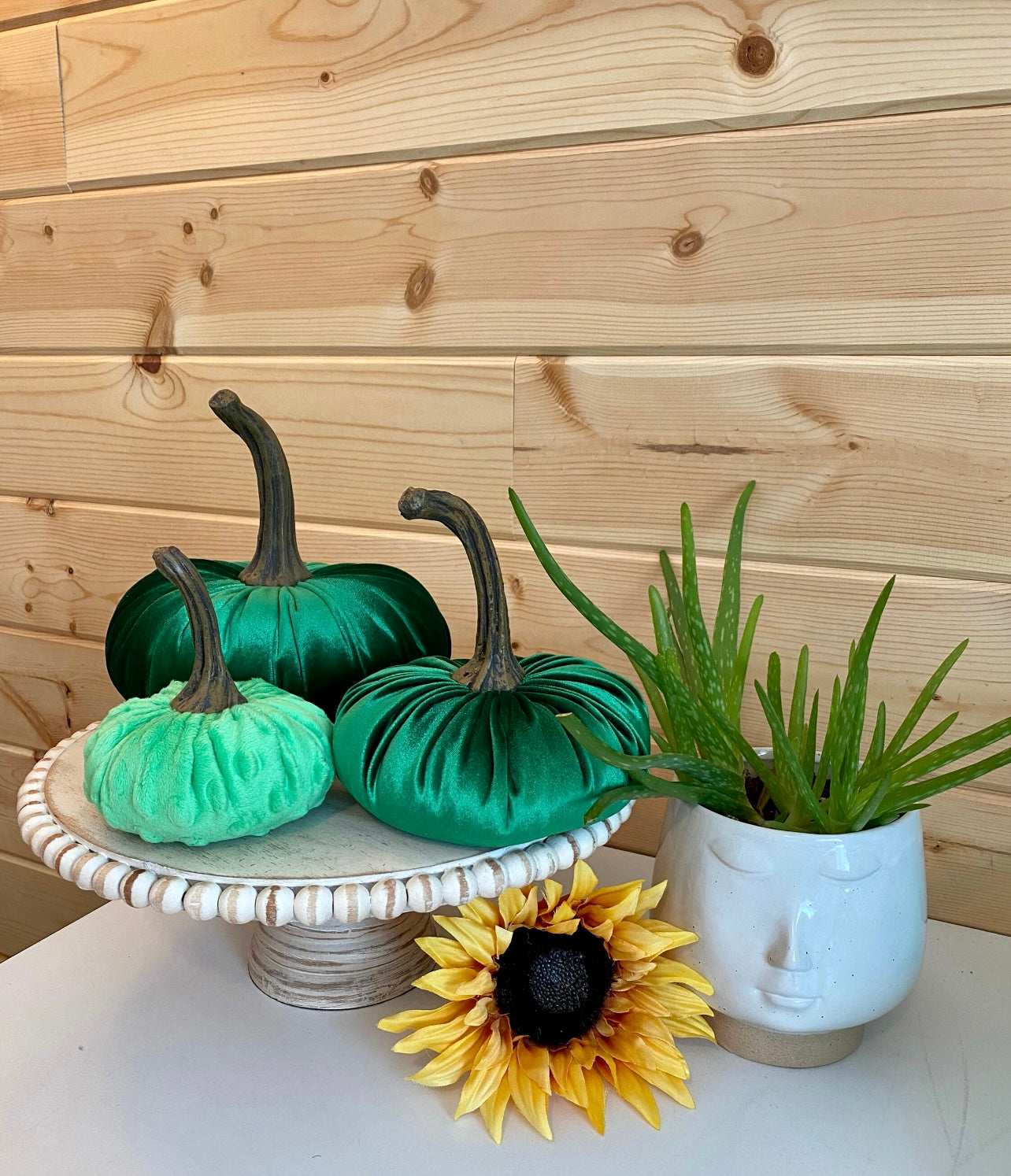 LARGE VELVET PUMPKIN - EMERALD GREEN