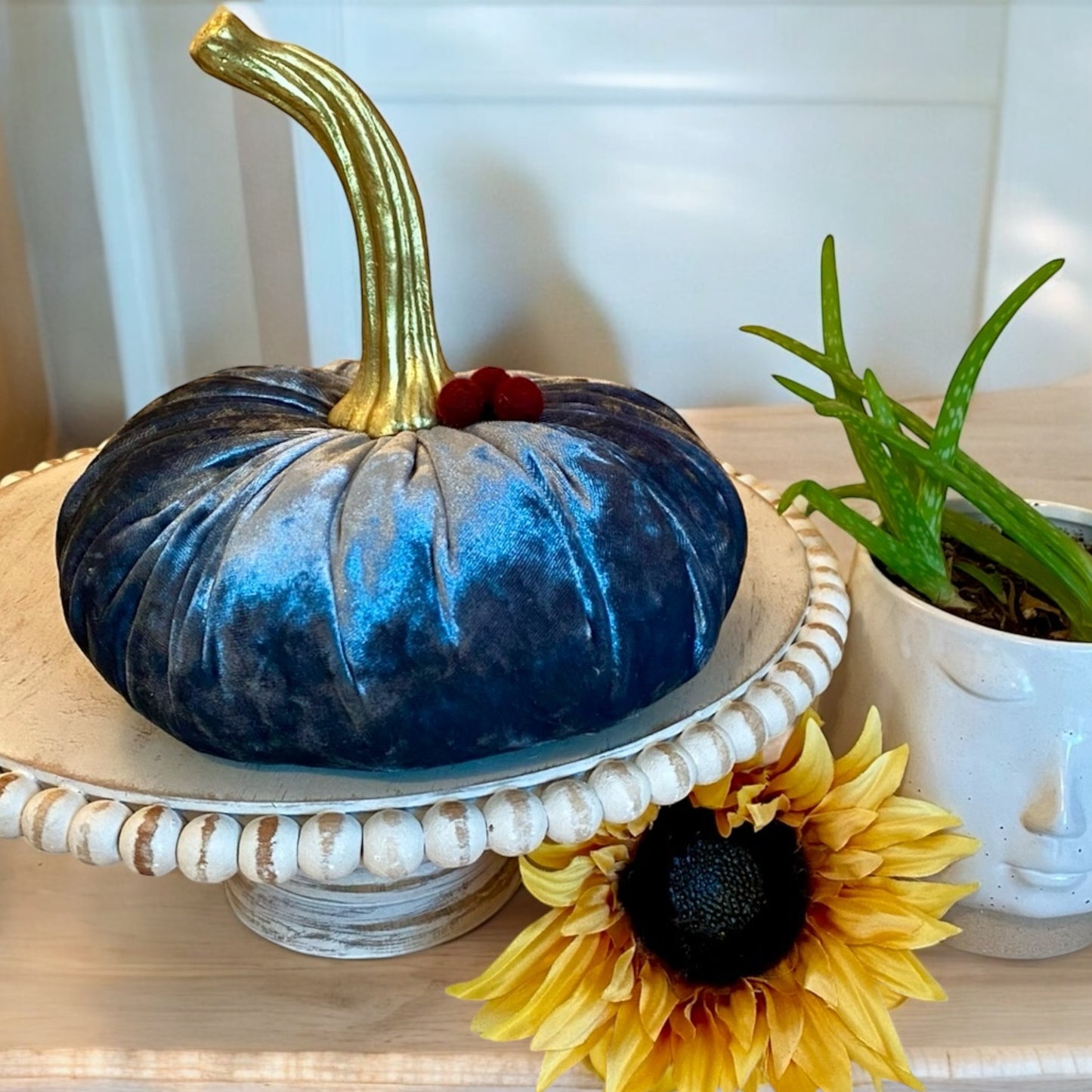 VELVET PUMPKIN EXTRA LARGE - ORION BLUE VELVET