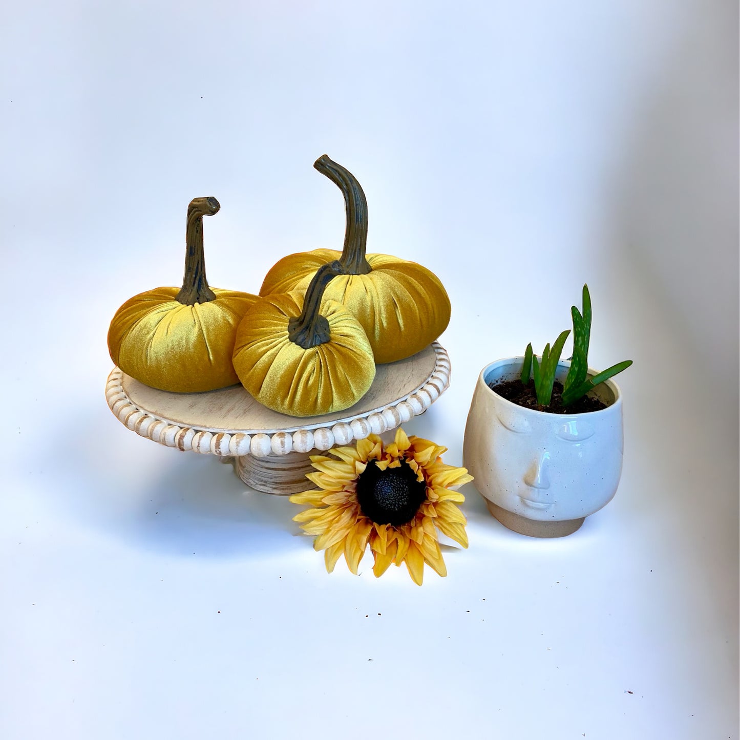 PUMPKIN SET of 3 VELVET - GOLD