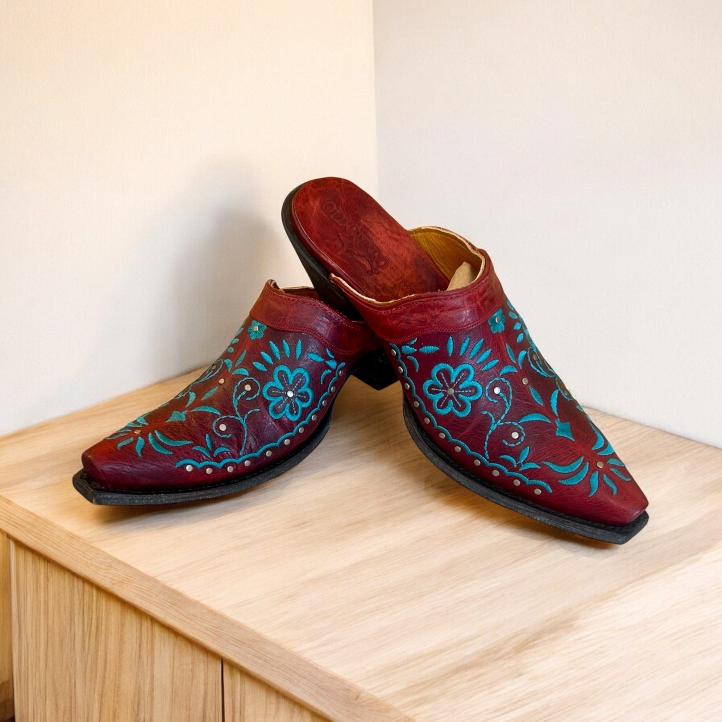 OLD GRING AMBER ML3105-1 RED TURQUOISE FLORAL EMBROIDERED LEATHER MULES