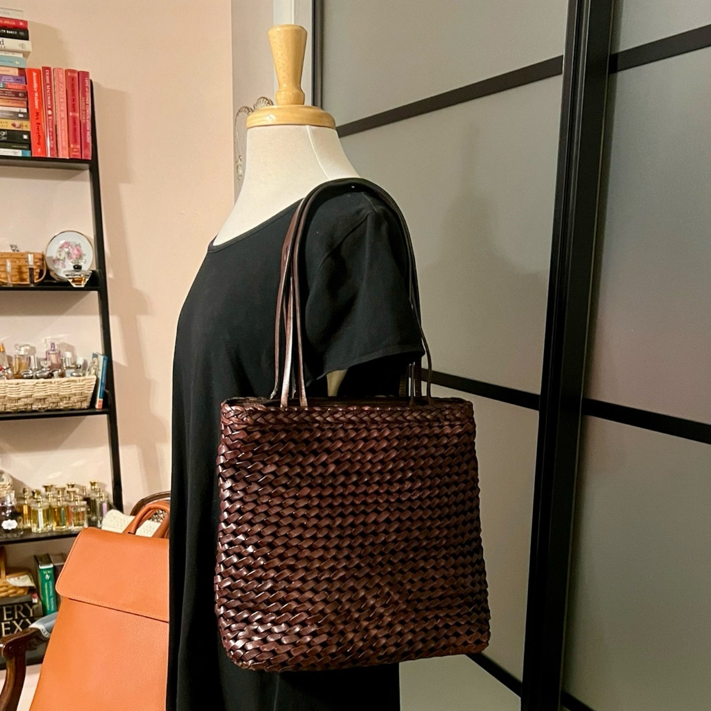 ‼️SOLD‼️ Woven Brown Leather Tote Bag Bucket Bag Fabric Lined by HOBO International