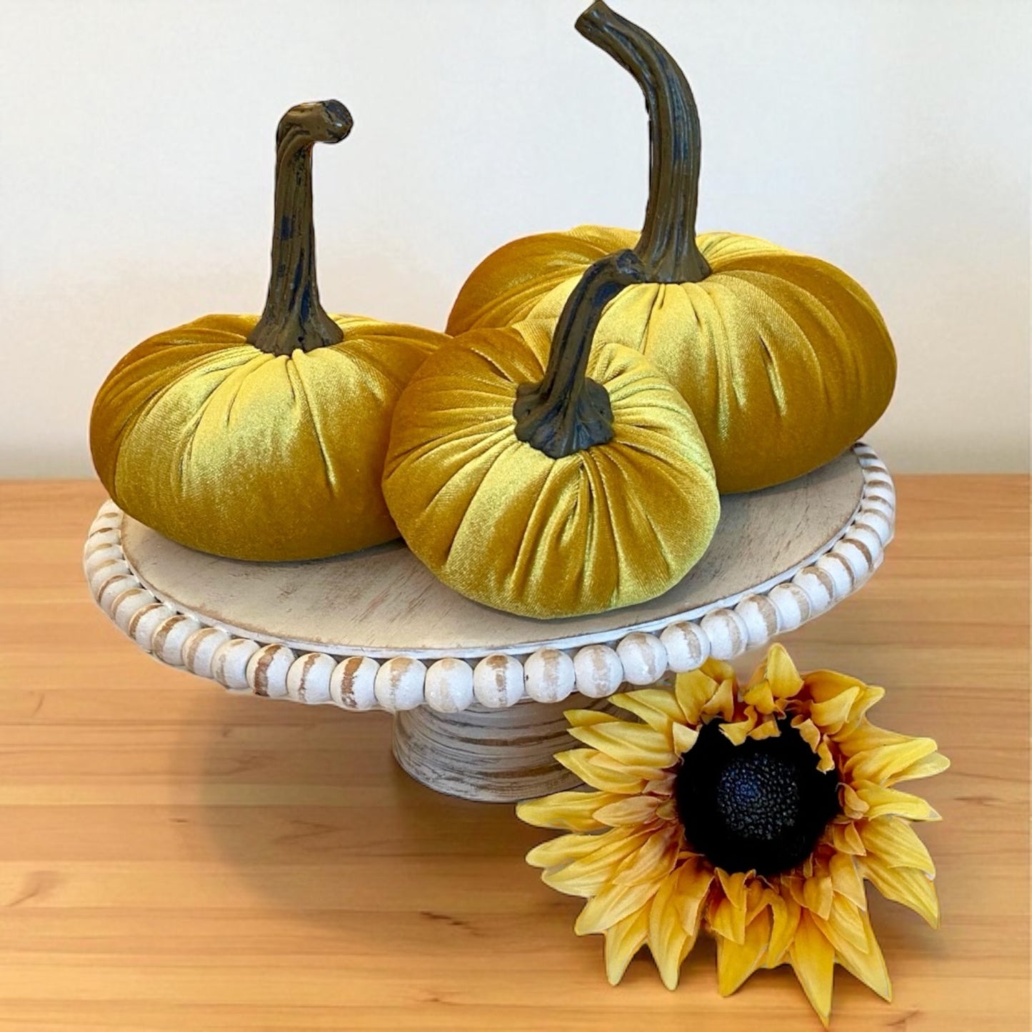 EXTRA LARGE VELVET PUMPKIN - GOLD