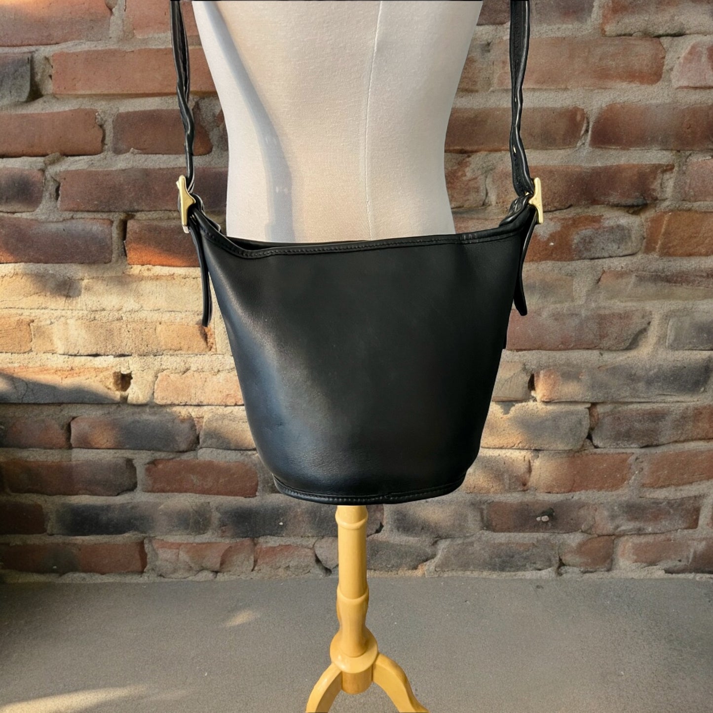 ‼️SOLD‼️Vintage COACH Maggie Duffle (mini) #9019 Black Leather Crossbody Bucket Bag