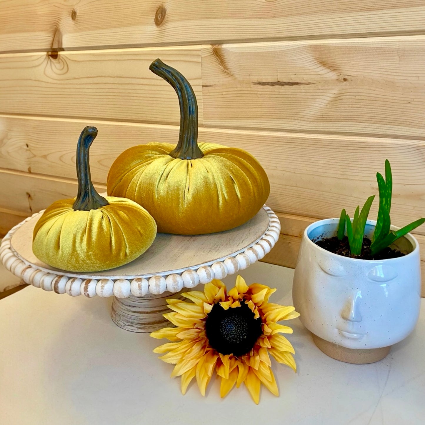 SMALL VELVET PUMPKIN - GOLD VELVET