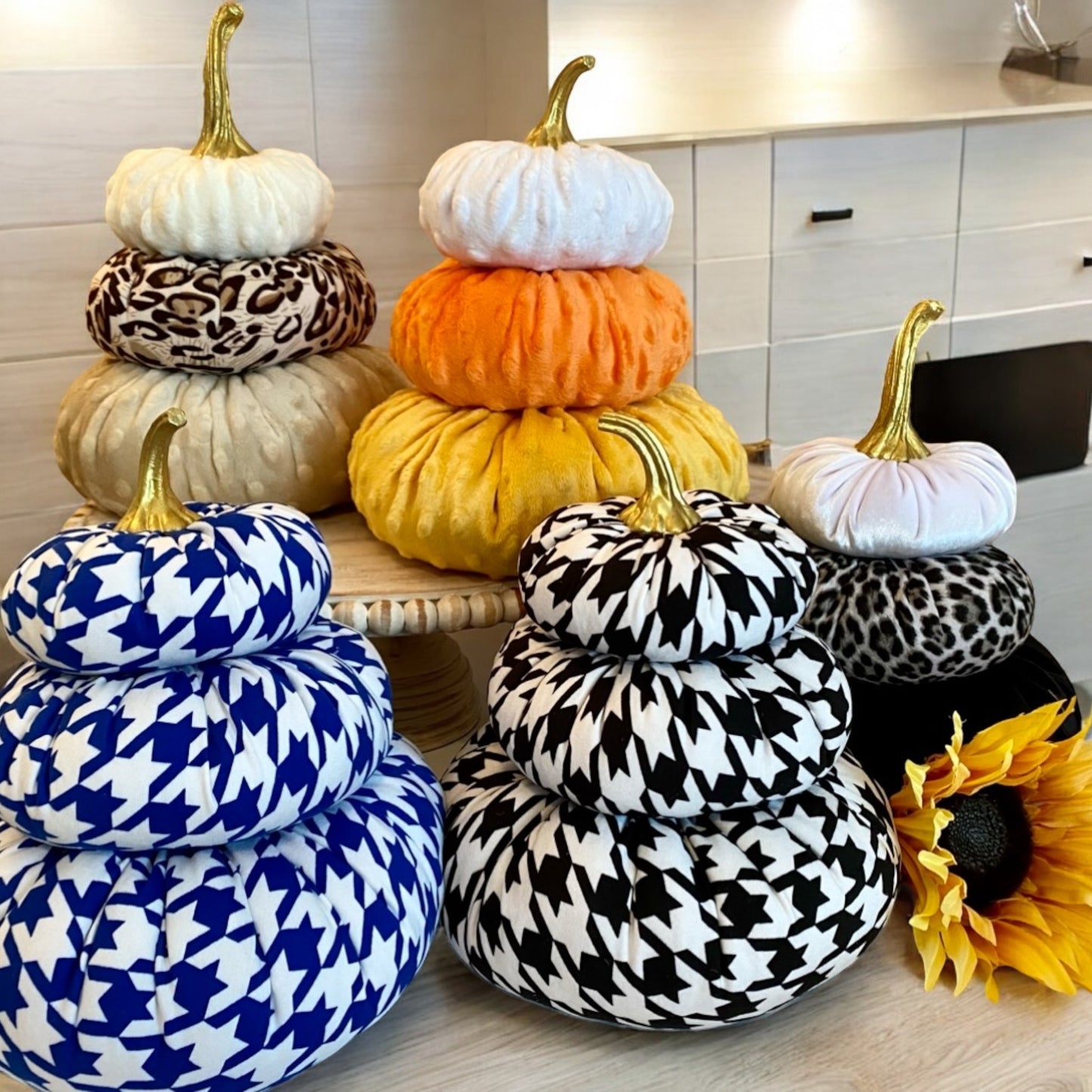 WHOLESALE TIERED PUMPKIN STACKS MINIMUM ORDER 24 TOTAL PUMPKINS