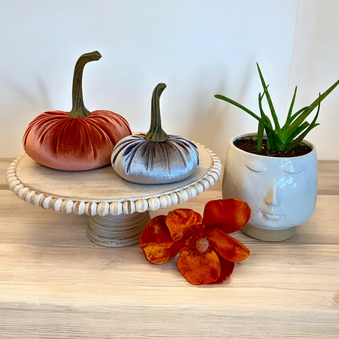 SMALL VELVET PUMPKIN - SILVER