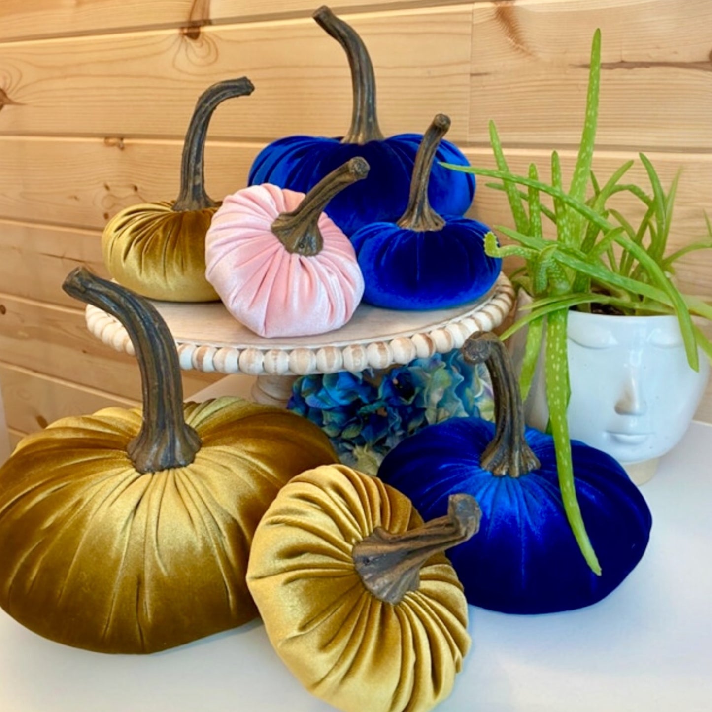 EXTRA LARGE VELVET PUMPKIN - DIJON