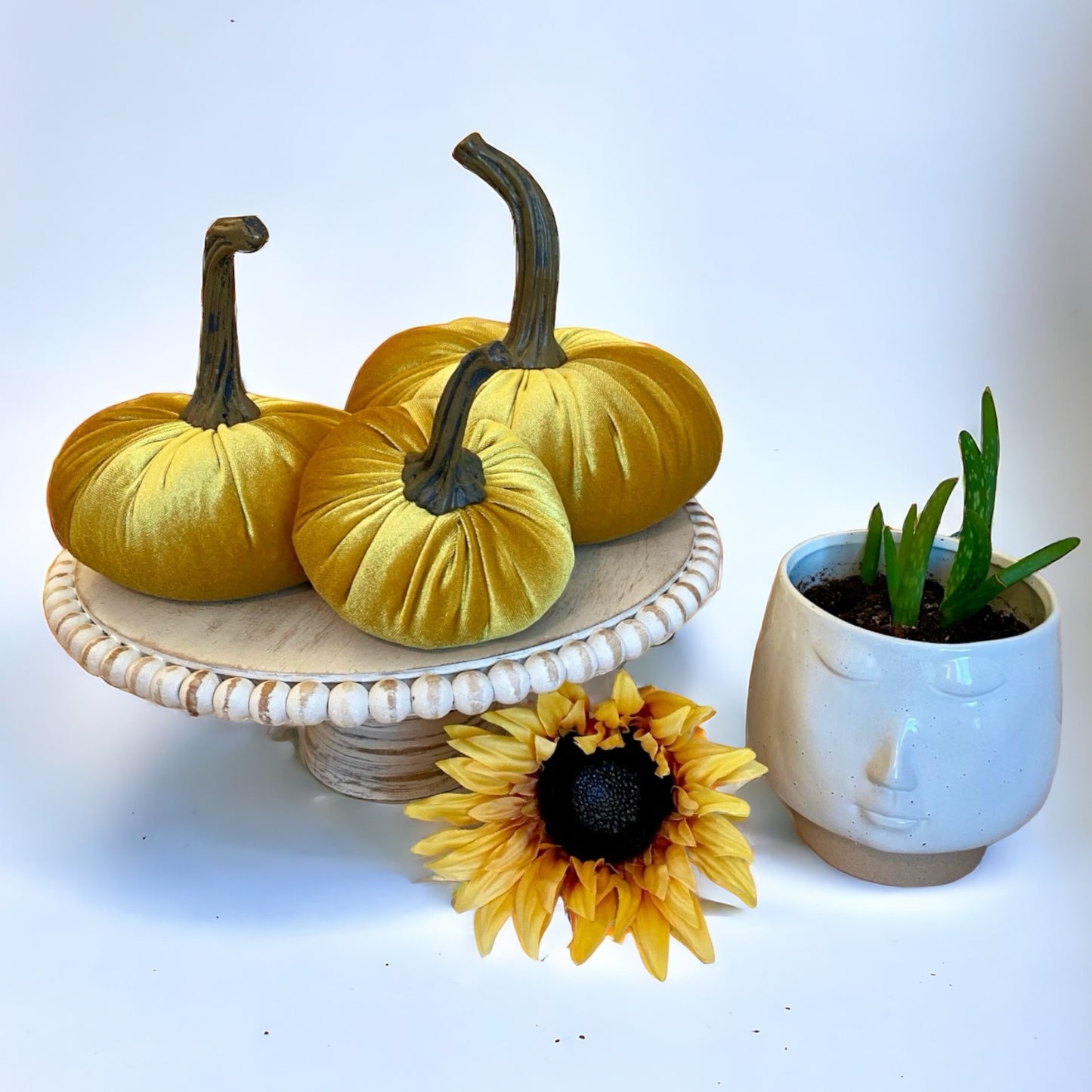 LARGE VELVET PUMPKIN - GOLD