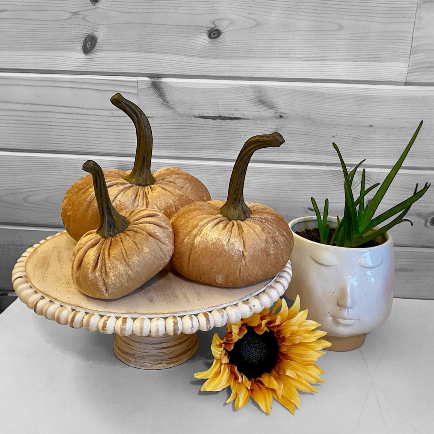 LARGE VELVET PUMPKIN - CHAMPAGNE GOLD CRUSH